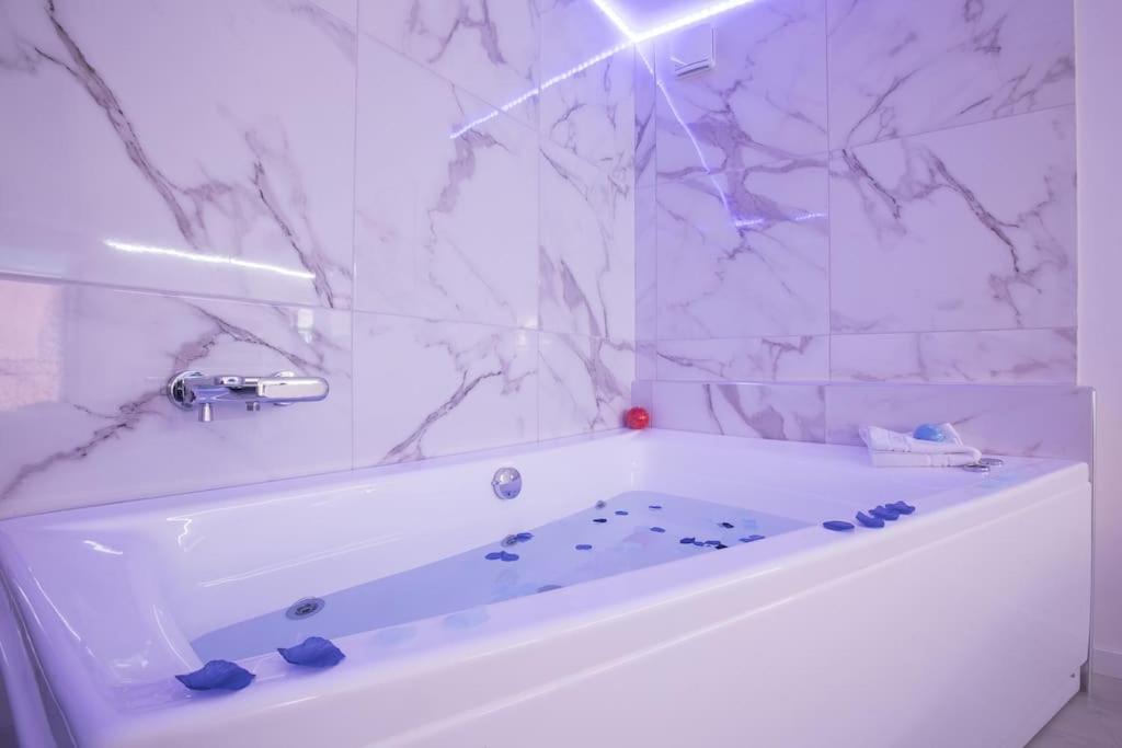 My Piazza Navona Jacuzzi Suite -Topcollection Рим Экстерьер фото